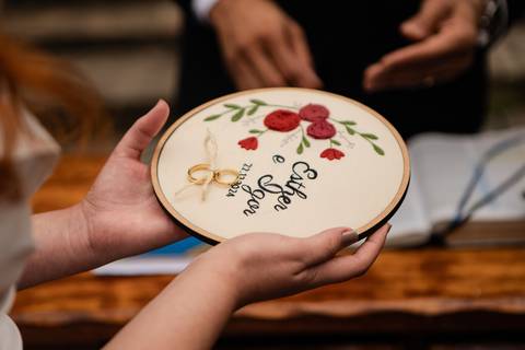 As melhores ideias e inspirações criativas de fotos de casamento registradas por fotógrafos profissionais de eventos da empresa Criativus Foto e Vídeo no Espaço Buffet Ranch Life: Fotos do momento da cerimônia'