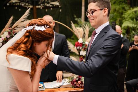 As melhores ideias e inspirações criativas de fotos de casamento registradas por fotógrafos profissionais de eventos da empresa Criativus Foto e Vídeo no Espaço Buffet Ranch Life: Fotos do momento da cerimônia'