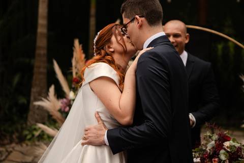 As melhores ideias e inspirações criativas de fotos de casamento registradas por fotógrafos profissionais de eventos da empresa Criativus Foto e Vídeo no Espaço Buffet Ranch Life: Fotos do momento da cerimônia'