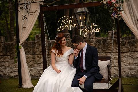 As melhores ideias e inspirações criativas de fotos de casamento registradas por fotógrafos profissionais de eventos da empresa Criativus Foto e Vídeo no Espaço Buffet Ranch Life: Fotos dos noivos sozinhos'