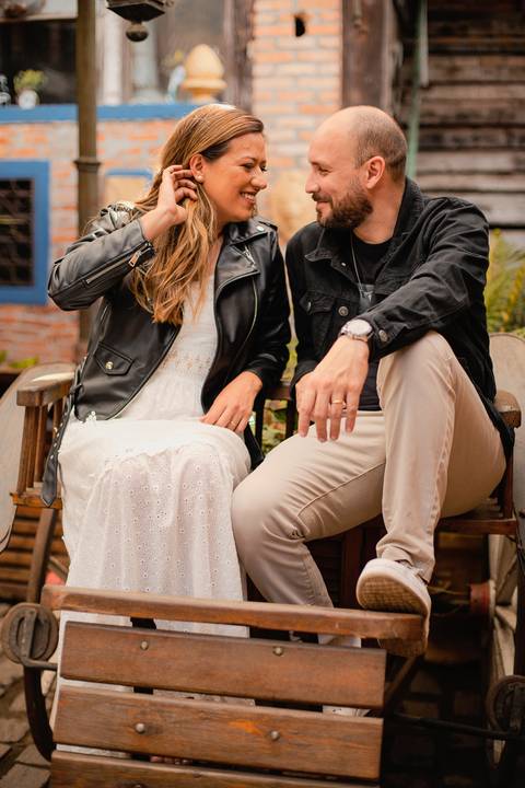 As melhores ideias e inspirações criativas de fotos de ensaio pré casamento registradas por fotógrafos profissionais de eventos da empresa Criativus Foto e Vídeo no  Restaurante o Velhão em Mairiporã'