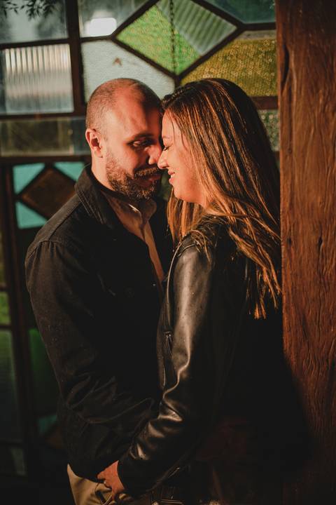 As melhores ideias e inspirações criativas de fotos de ensaio pré casamento registradas por fotógrafos profissionais de eventos da empresa Criativus Foto e Vídeo no  Restaurante o Velhão em Mairiporã'