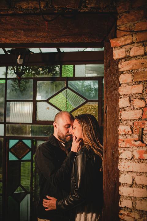 As melhores ideias e inspirações criativas de fotos de ensaio pré casamento registradas por fotógrafos profissionais de eventos da empresa Criativus Foto e Vídeo no  Restaurante o Velhão em Mairiporã'