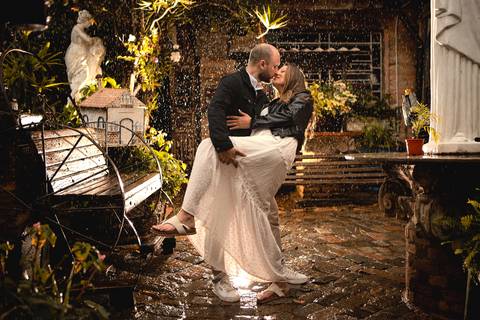 As melhores ideias e inspirações criativas de fotos de ensaio pré casamento registradas por fotógrafos profissionais de eventos da empresa Criativus Foto e Vídeo no  Restaurante o Velhão em Mairiporã'