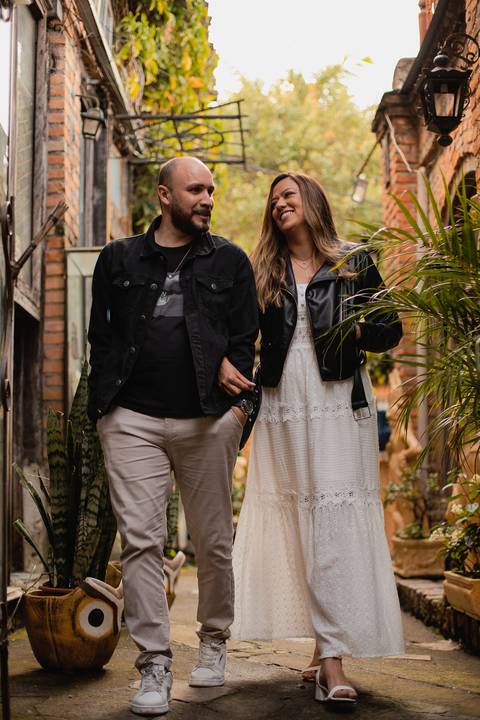 As melhores ideias e inspirações criativas de fotos de ensaio pré casamento registradas por fotógrafos profissionais de eventos da empresa Criativus Foto e Vídeo no  Restaurante o Velhão em Mairiporã'