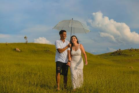 As melhores ideias e inspirações criativas de fotos de ensaio pré casamento registradas por fotógrafos profissionais de eventos da empresa Criativus Foto e Vídeo no Morro do Capuava'