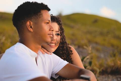 As melhores ideias e inspirações criativas de fotos de ensaio pré casamento registradas por fotógrafos profissionais de eventos da empresa Criativus Foto e Vídeo no Morro do Capuava'