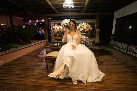 As melhores ideias e inspirações criativas de fotos de casamento registradas por fotógrafos profissionais de eventos da empresa Criativus Foto e Vídeo no Espaço Chácara Vila Velha: Fotos dos momentos dos noivos na festa'