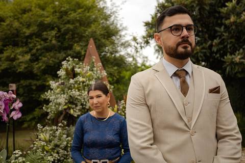 As melhores ideias e inspirações criativas de fotos de casamento registradas por fotógrafos profissionais de eventos da empresa Criativus Foto e Vídeo no Espaço Chácara Vila Velha: Fotos do momento da cerimônia'