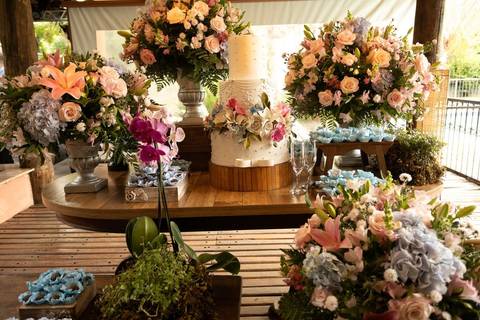 As melhores ideias e inspirações criativas de fotos de casamento registradas por fotógrafos profissionais de eventos da empresa Criativus Foto e Vídeo no Espaço Chácara Vila Velha: Fotos da decoração'