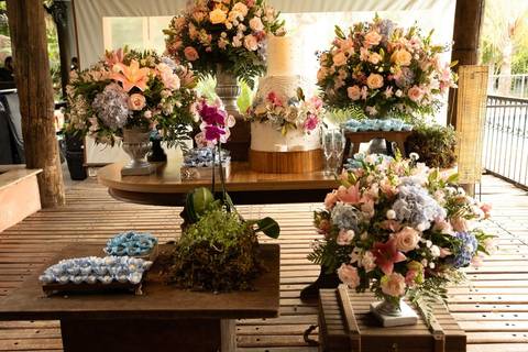 As melhores ideias e inspirações criativas de fotos de casamento registradas por fotógrafos profissionais de eventos da empresa Criativus Foto e Vídeo no Espaço Chácara Vila Velha: Fotos da decoração'