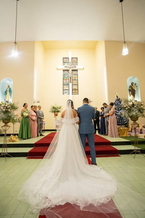 As melhores ideias e inspirações criativas de fotos de casamento registradas por fotógrafos profissionais de eventos da empresa Criativus Foto e Vídeo na igreja Paróquia Santa Francisca Xavier Cabrini: Fotos do momento da cerimônia'