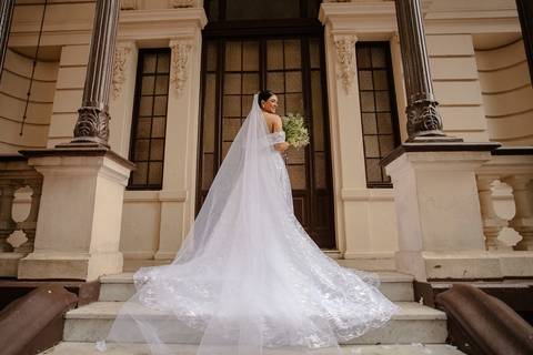 As melhores ideias e inspirações criativas de fotos de casamento registradas por fotógrafos profissionais de eventos da empresa Criativus Foto e Vídeo na igreja Paróquia Santa Francisca Xavier Cabrini: Fotos protocolares dos noivos'