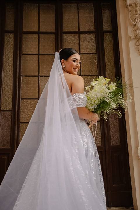 As melhores ideias e inspirações criativas de fotos de casamento registradas por fotógrafos profissionais de eventos da empresa Criativus Foto e Vídeo na igreja Paróquia Santa Francisca Xavier Cabrini: Fotos protocolares dos noivos'