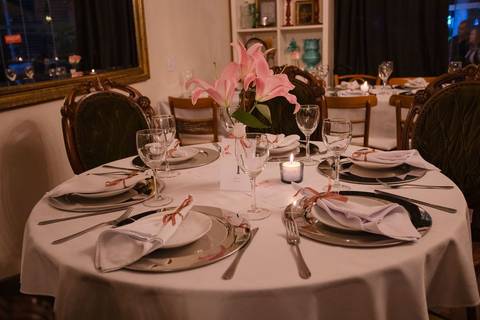 As melhores ideias e inspirações criativas de fotos de casamento registradas por fotógrafos profissionais de eventos da empresa Criativus Foto e Vídeo no Espaço Casa di Nália: Fotos da decoração da recepção'