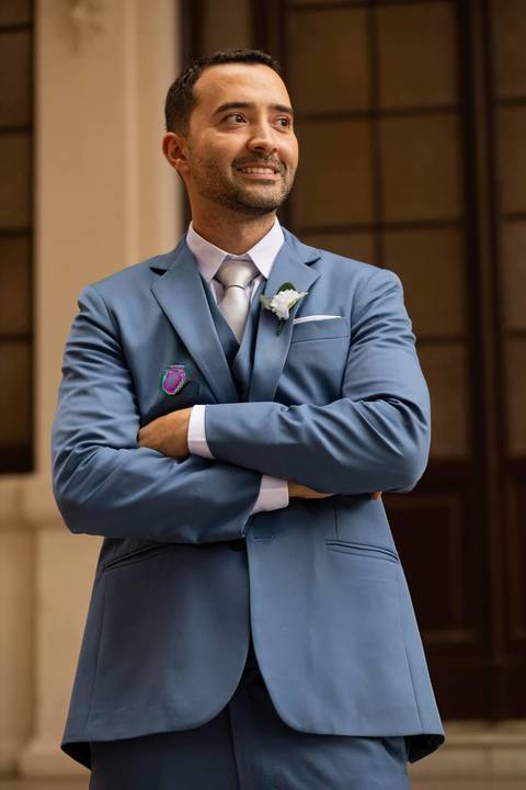 As melhores ideias e inspirações criativas de fotos de casamento registradas por fotógrafos profissionais de eventos da empresa Criativus Foto e Vídeo na igreja Paróquia Santa Francisca Xavier Cabrini: Fotos do making of do noivo'