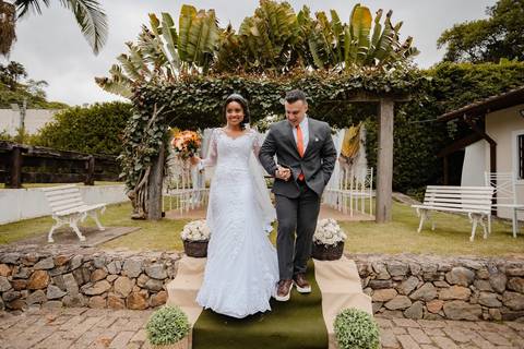 As melhores ideias e inspirações criativas de fotos de casamento registradas por fotógrafos profissionais de eventos da empresa Criativus Foto e Vídeo no Espaço Nelial: Fotos do momento da cerimônia'