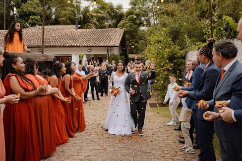 As melhores ideias e inspirações criativas de fotos de casamento registradas por fotógrafos profissionais de eventos da empresa Criativus Foto e Vídeo no Espaço Nelial: Fotos do momento da cerimônia'