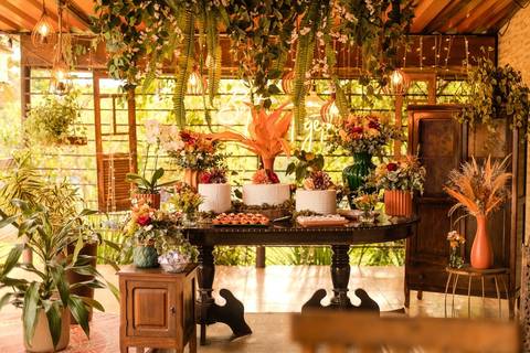 As melhores ideias e inspirações criativas de fotos de casamento registradas por fotógrafos profissionais de eventos da empresa Criativus Foto e Vídeo na Chácara Caminho de Luz: Fotos da decoração da festa'