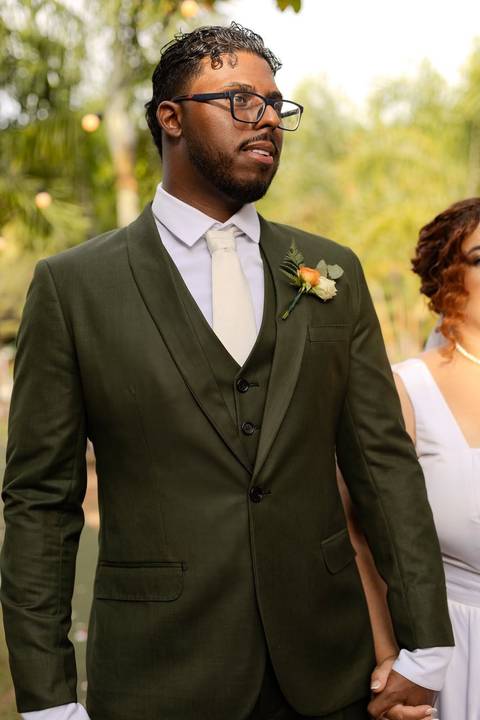 As melhores ideias e inspirações criativas de fotos de casamento registradas por fotógrafos profissionais de eventos da empresa Criativus Foto e Vídeo na Chácara Caminho de Luz: Fotos do momento da cerimônia'