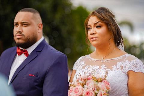 As melhores ideias e inspirações criativas de fotos de casamento registradas por fotógrafos profissionais de eventos da empresa Criativus Foto e Vídeo na Chácara Recanto Garrotxa: Fotos do momento da cerimônia'