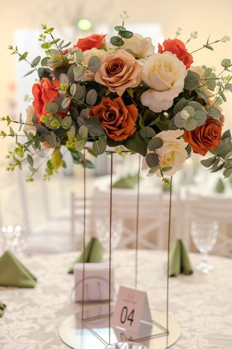 As melhores ideias e inspirações criativas de fotos de casamento registradas por fotógrafos profissionais de eventos da empresa Criativus Foto e Vídeo no Espaço  Lemos Garden: Fotos da recepção'