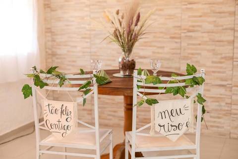 As melhores ideias e inspirações criativas de fotos de casamento registradas por fotógrafos profissionais de eventos da empresa Criativus Foto e Vídeo no Espaço  Lemos Garden: Fotos da recepção'