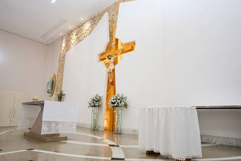 As melhores ideias e inspirações criativas de fotos de casamento registradas por fotógrafos profissionais de eventos da empresa Criativus Foto e Vídeo na Igreja Paróquia Nossa Senhora das Graças: Fotos da cerimônia'