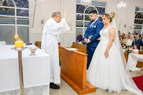 As melhores ideias e inspirações criativas de fotos de casamento registradas por fotógrafos profissionais de eventos da empresa Criativus Foto e Vídeo na Igreja Paróquia Nossa Senhora das Graças: Fotos do momento da cerimônia'
