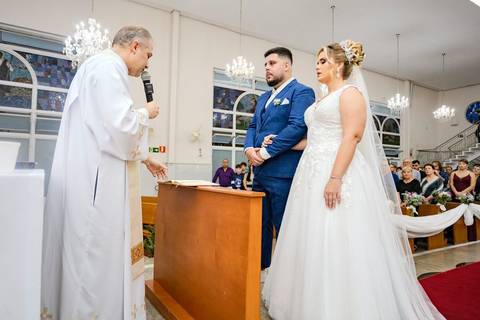 As melhores ideias e inspirações criativas de fotos de casamento registradas por fotógrafos profissionais de eventos da empresa Criativus Foto e Vídeo na Igreja Paróquia Nossa Senhora das Graças: Fotos do momento da cerimônia'
