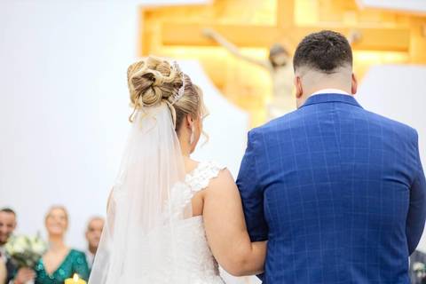 As melhores ideias e inspirações criativas de fotos de casamento registradas por fotógrafos profissionais de eventos da empresa Criativus Foto e Vídeo na Igreja Paróquia Nossa Senhora das Graças: Fotos do momento da cerimônia'