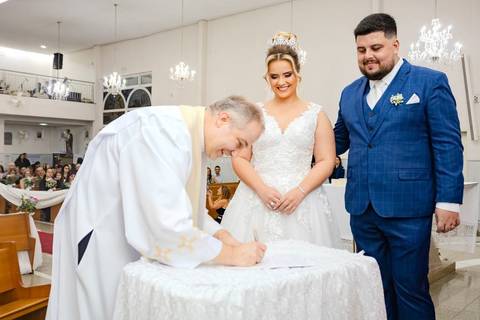 As melhores ideias e inspirações criativas de fotos de casamento registradas por fotógrafos profissionais de eventos da empresa Criativus Foto e Vídeo na Igreja Paróquia Nossa Senhora das Graças: Fotos do momento da cerimônia'