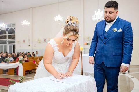 As melhores ideias e inspirações criativas de fotos de casamento registradas por fotógrafos profissionais de eventos da empresa Criativus Foto e Vídeo na Igreja Paróquia Nossa Senhora das Graças: Fotos do momento da cerimônia'
