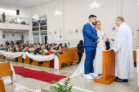 As melhores ideias e inspirações criativas de fotos de casamento registradas por fotógrafos profissionais de eventos da empresa Criativus Foto e Vídeo na Igreja Paróquia Nossa Senhora das Graças: Fotos do momento da cerimônia'