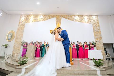 As melhores ideias e inspirações criativas de fotos de casamento registradas por fotógrafos profissionais de eventos da empresa Criativus Foto e Vídeo na Igreja Paróquia Nossa Senhora das Graças: Fotos do momento da cerimônia'