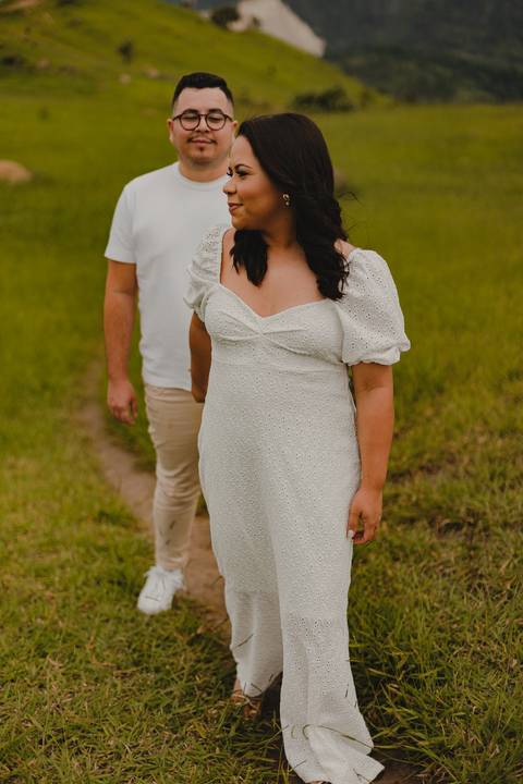 As melhores ideias e inspirações criativas de fotos de ensaio pré casamento registradas por fotógrafos profissionais de eventos da empresa Criativus Foto e Vídeo no Morro do Capuava'