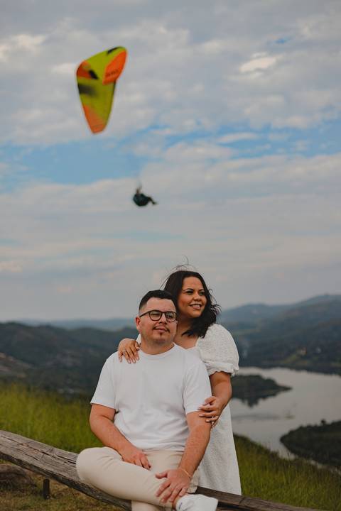 As melhores ideias e inspirações criativas de fotos de ensaio pré casamento registradas por fotógrafos profissionais de eventos da empresa Criativus Foto e Vídeo no Morro do Capuava'