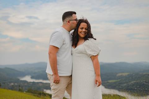 As melhores ideias e inspirações criativas de fotos de ensaio pré casamento registradas por fotógrafos profissionais de eventos da empresa Criativus Foto e Vídeo no Morro do Capuava'