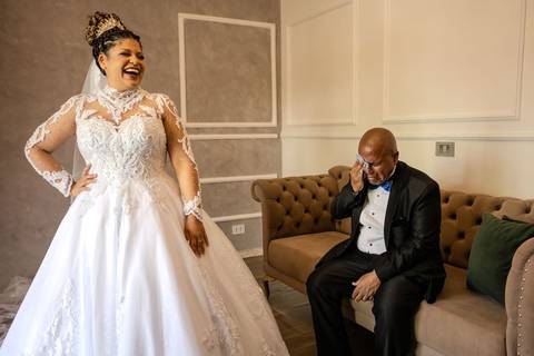 As melhores ideias e inspirações criativas de fotos de casamento registradas por fotógrafos profissionais de eventos da empresa Criativus Foto e Vídeo no Restaurante El Uruguayo: Fotos da noiva'