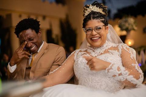 As melhores ideias e inspirações criativas de fotos de casamento registradas por fotógrafos profissionais de eventos da empresa Criativus Foto e Vídeo no Restaurante El Uruguayo: Fotos do momento da cerimônia no Espaço Buffet Reis Recepções'