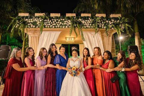 As melhores ideias e inspirações criativas de fotos de casamento registradas por fotógrafos profissionais de eventos da empresa Criativus Foto e Vídeo no Restaurante El Uruguayo: Fotos protocolares no Espaço Buffet Reis Recepções'