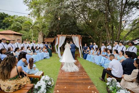 As melhores ideias e inspirações criativas de fotos de casamento registradas por fotógrafos profissionais de eventos da empresa Criativus Foto e Vídeo no Espaço Alecrim: Fotos do momento da Cerimônia'