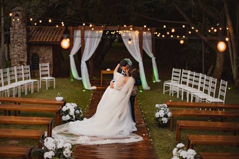 As melhores ideias e inspirações criativas de fotos de casamento registradas por fotógrafos profissionais de eventos da empresa Criativus Foto e Vídeo no Espaço Alecrim: Fotos protocolares'