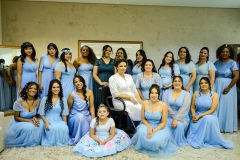 As melhores ideias e inspirações criativas de fotos de casamento registradas por fotógrafos profissionais de eventos da empresa Criativus Foto e Vídeo fotos do making of da noiva no Salão de Beleza Alpha Noivas'