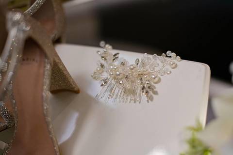 As melhores ideias e inspirações criativas de fotos de casamento registradas por fotógrafos profissionais de eventos da empresa Criativus Foto e Vídeo fotos do making of da noiva no Salão de Beleza Alpha Noivas'