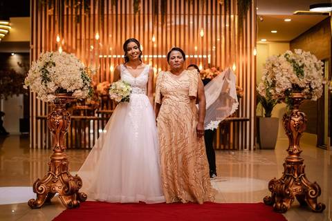 As melhores ideias e inspirações criativas de fotos de casamento registradas por fotógrafos profissionais de eventos da empresa Criativus Foto e Vídeo no Espaço Mansão Zurique: Fotos do momento da cerimônia'