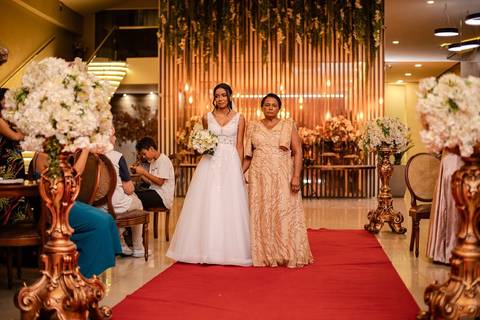 As melhores ideias e inspirações criativas de fotos de casamento registradas por fotógrafos profissionais de eventos da empresa Criativus Foto e Vídeo no Espaço Mansão Zurique: Fotos do momento da cerimônia'