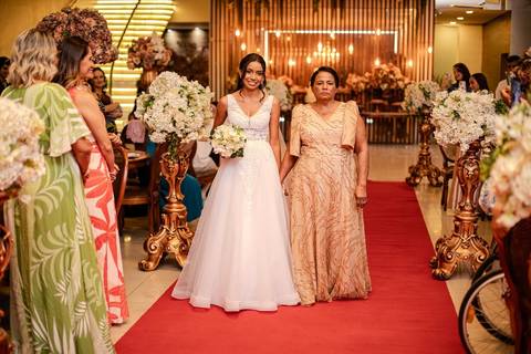 As melhores ideias e inspirações criativas de fotos de casamento registradas por fotógrafos profissionais de eventos da empresa Criativus Foto e Vídeo no Espaço Mansão Zurique: Fotos do momento da cerimônia'