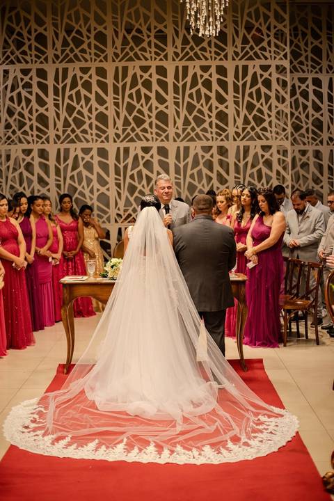 As melhores ideias e inspirações criativas de fotos de casamento registradas por fotógrafos profissionais de eventos da empresa Criativus Foto e Vídeo no Espaço Mansão Zurique: Fotos do momento da cerimônia'