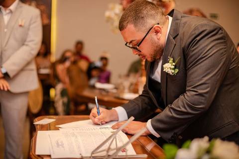 As melhores ideias e inspirações criativas de fotos de casamento registradas por fotógrafos profissionais de eventos da empresa Criativus Foto e Vídeo no Espaço Mansão Zurique: Fotos do momento da cerimônia'